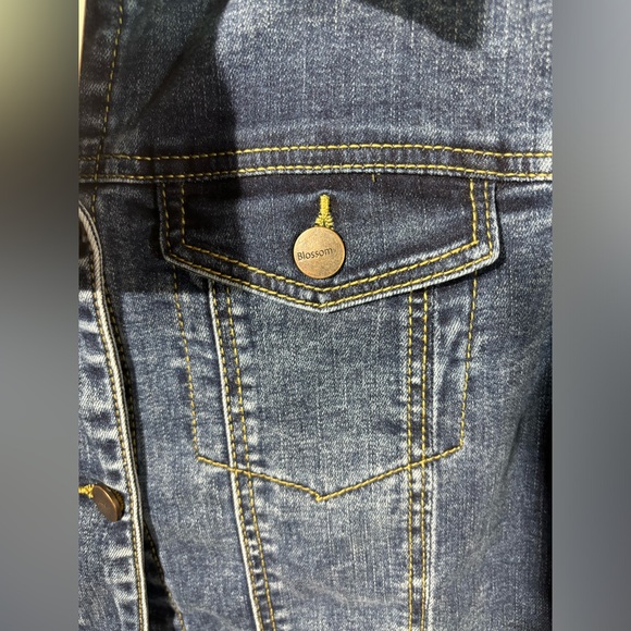 NWT Blossom Apparel Jean Jacket - Picture 4 of 7